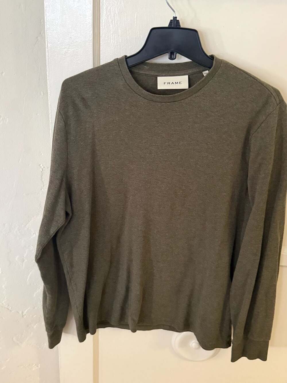 FRAME Men's Duo Fold Long Sleeve Crewneck T-Shirt in Heather Olive Green